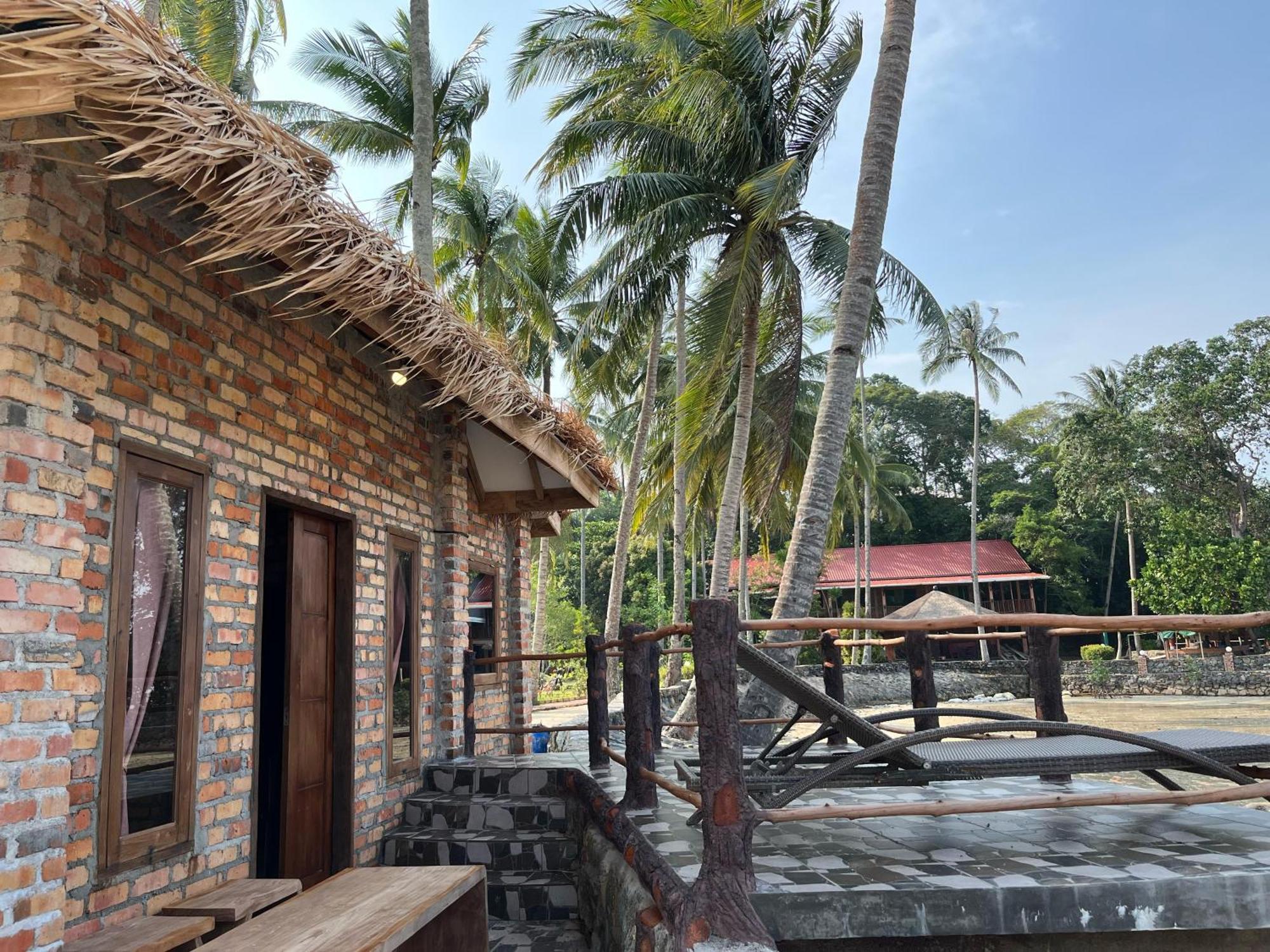 Loola Adventure Resort Teluk Bakau Eksteriør billede